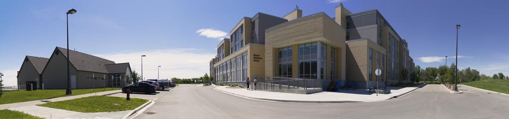 University Of Lethbridge Lux Hotel Exterior foto